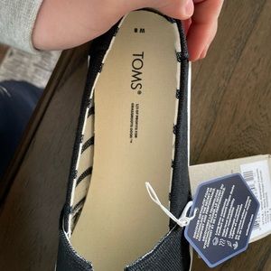 Brand new womens Toms!